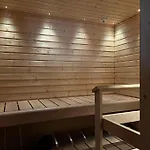 Vaeaeksy Rivitalo 62 M2 Huoneisto