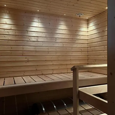 Vaeaeksy Rivitalo 62 M2 Appartement