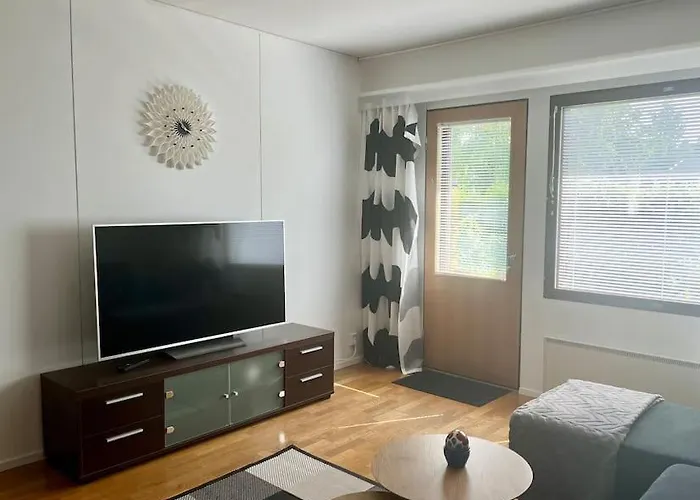 Vaeaeksy Rivitalo 62 M2 Apartamento